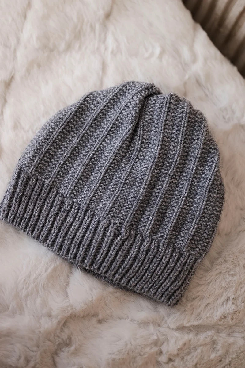 Čapica s fleece Anna K238 tmavošedý univerzálne