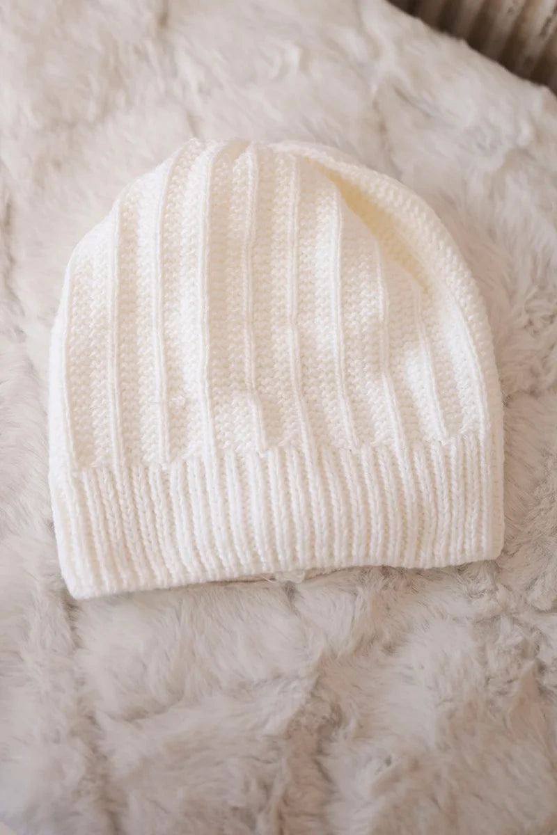Čapica s fleece Anna K238 ecru univerzálne