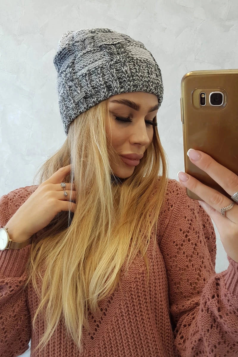 Čapica s fleece Dolores K303 svetlošedá+tmavošedá+biela univerzálne