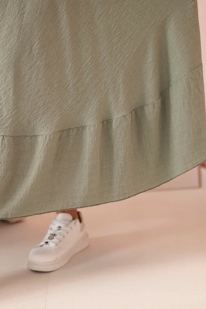 Dámske šaty plus size s krátkym rukávom a volánom z ľahkej viskózy khaki univerzálne