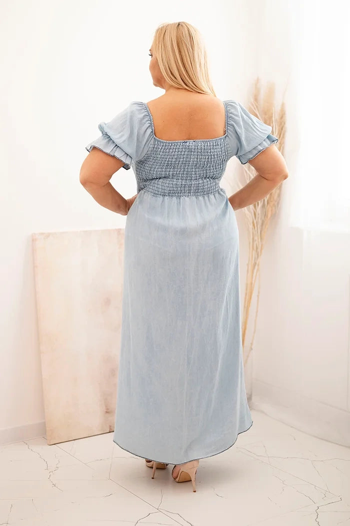 Dámske šaty plus size s krátkym rukávom a riasením z tencelu maxi svetlo džínsová univerzálne