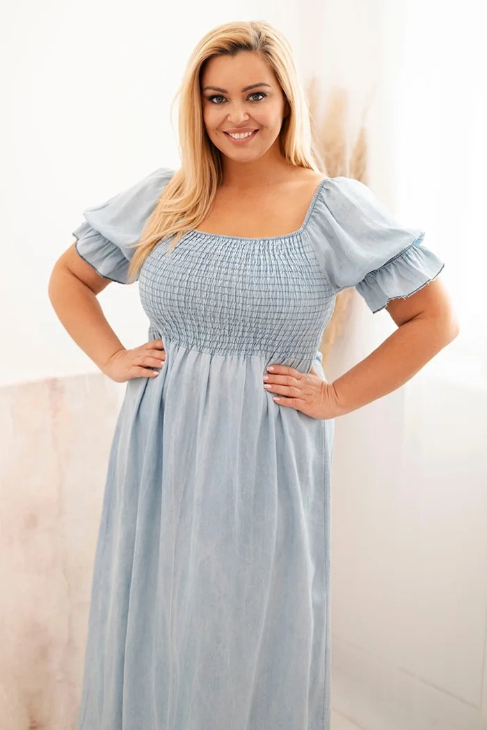 Dámske šaty plus size s krátkym rukávom a riasením z tencelu maxi svetlo džínsová univerzálne