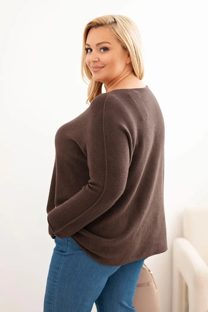 Dámsky sveter plus size s lodičkovým výstrihom hnedý univerzálne