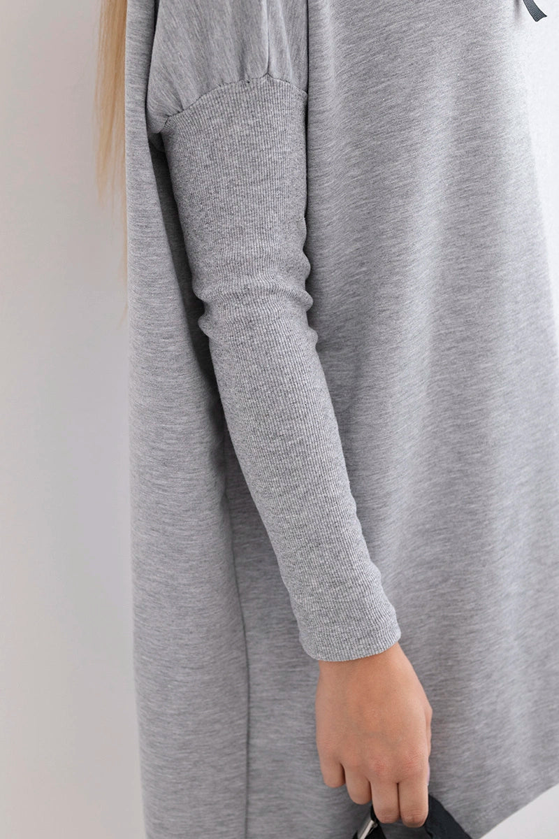 Mikina oversize s asymetrickými stranami šedá univerzálne