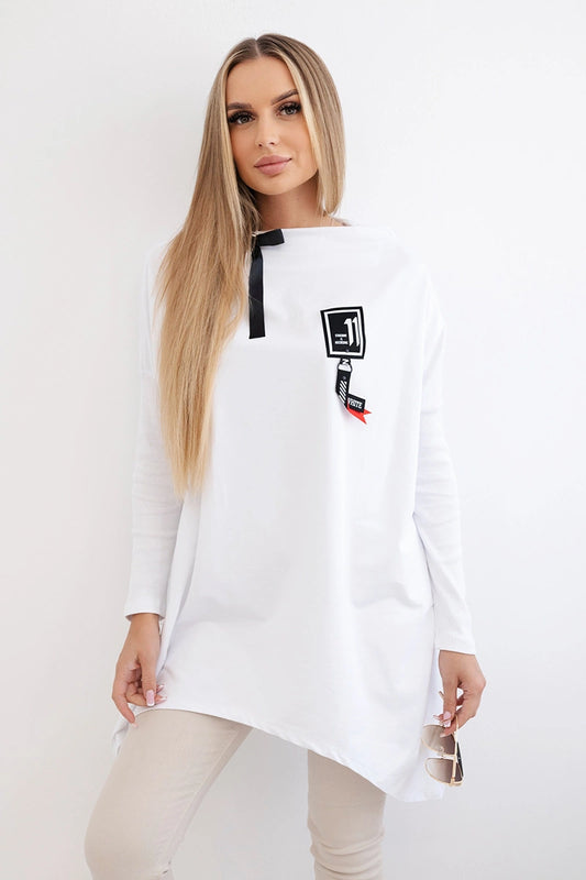 Mikina oversize s asymetrickými stranami biela univerzálne
