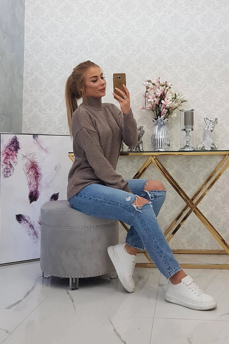 Sveter s vysokým krkom cappuccino univerzálne