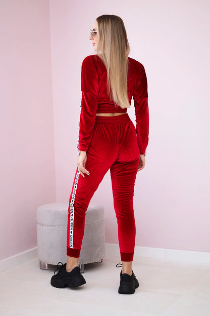 Velúrová súprava s nápisom Queen červená univerzálne