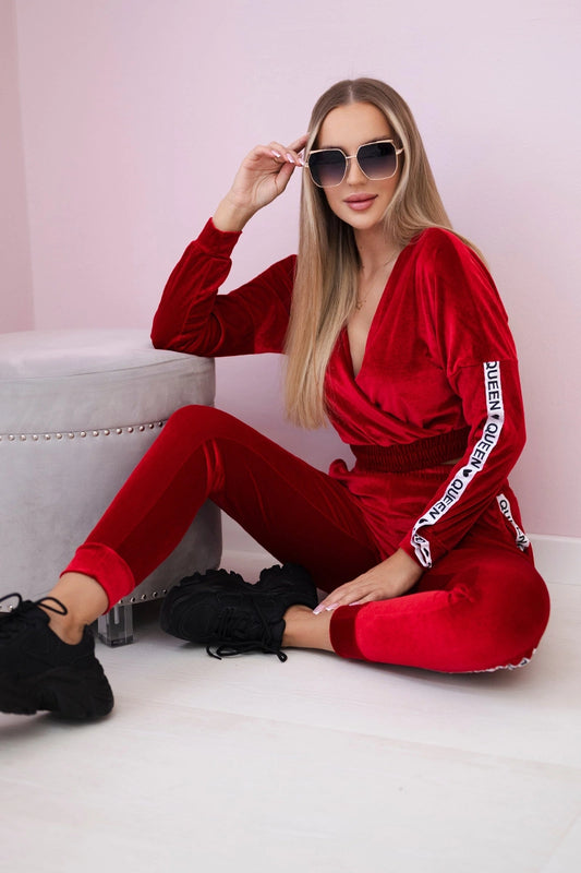 Velúrová súprava s nápisom Queen červená univerzálne