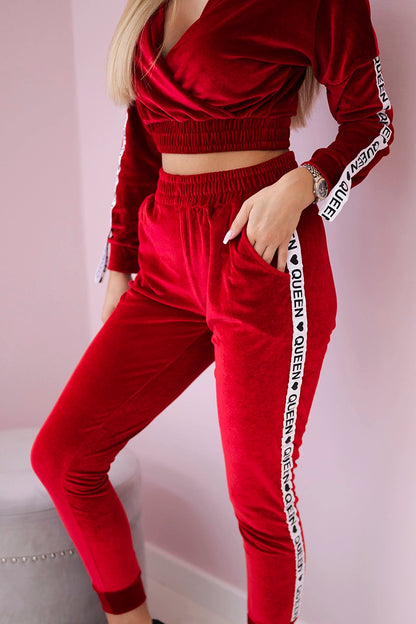 Velúrová súprava s nápisom Queen červená univerzálne