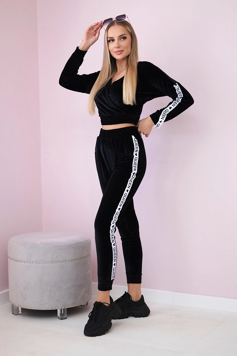 Velúrová súprava s nápisom Queen čierna univerzálne