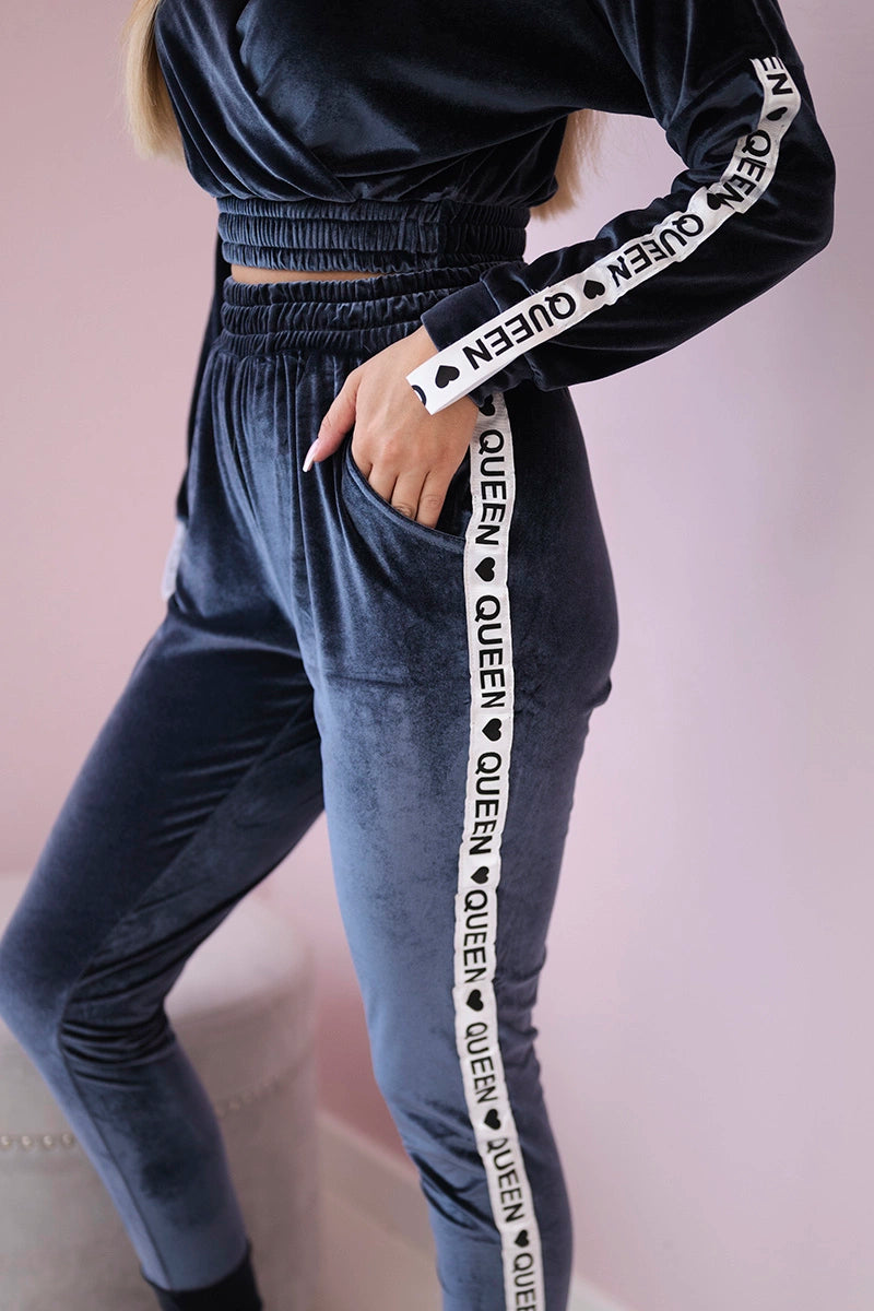 Velúrová súprava s nápisom Queen grafit univerzálne