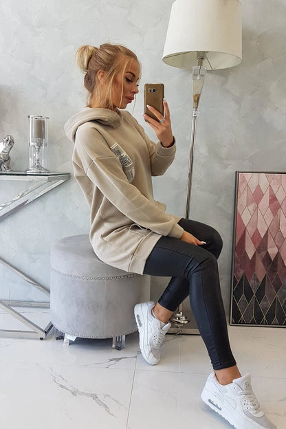 Mikina s kapucňou a nášivkami béžová univerzálne