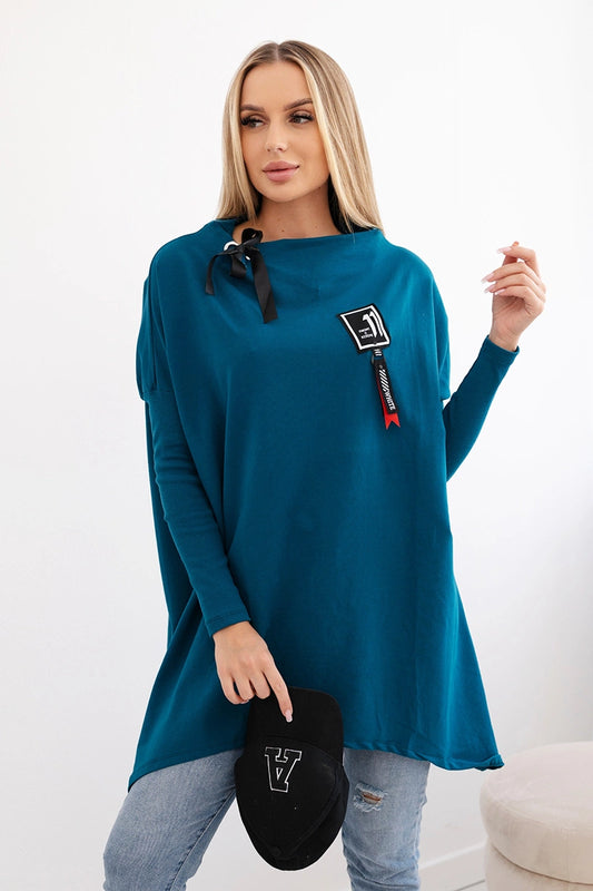 Mikina oversize s asymetrickými stranami námorné univerzálne