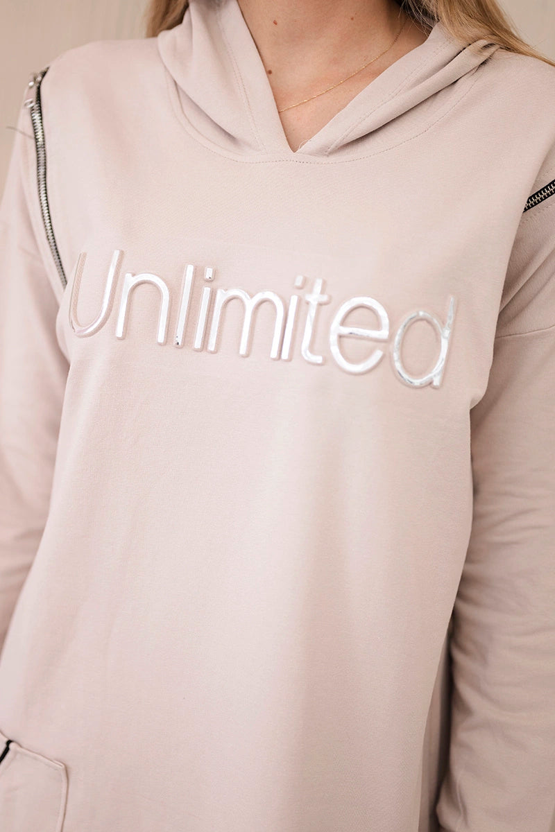 Šaty s nápisom unlimited béžová univerzálne