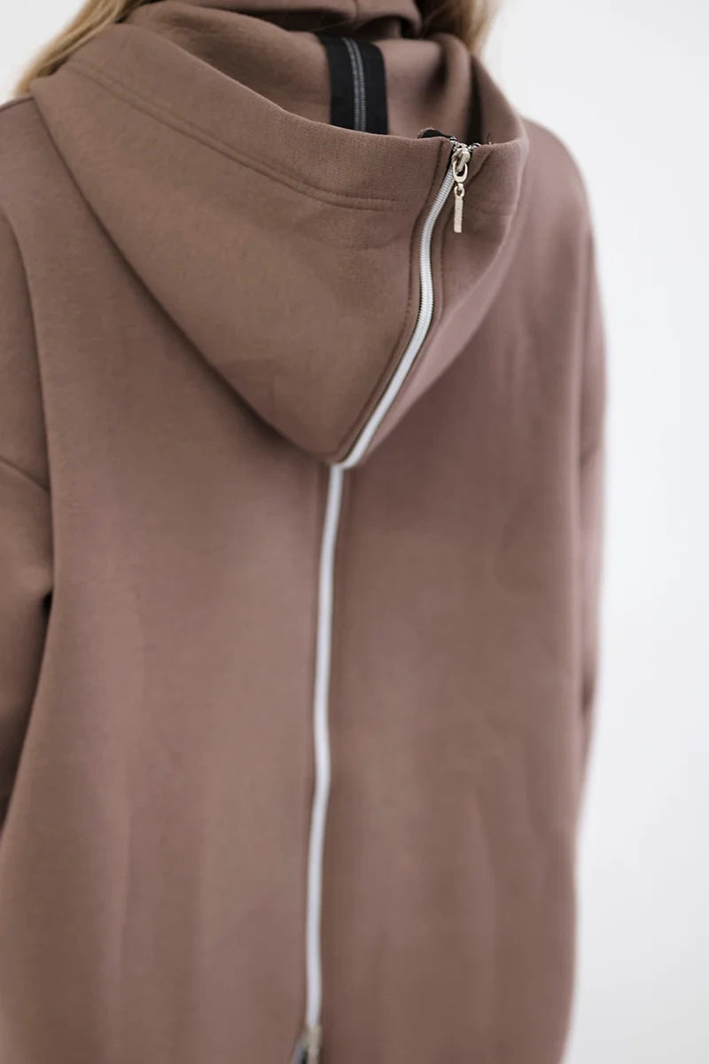 Zateplená mikina so zapínaním na zips vzadu mocca univerzálne