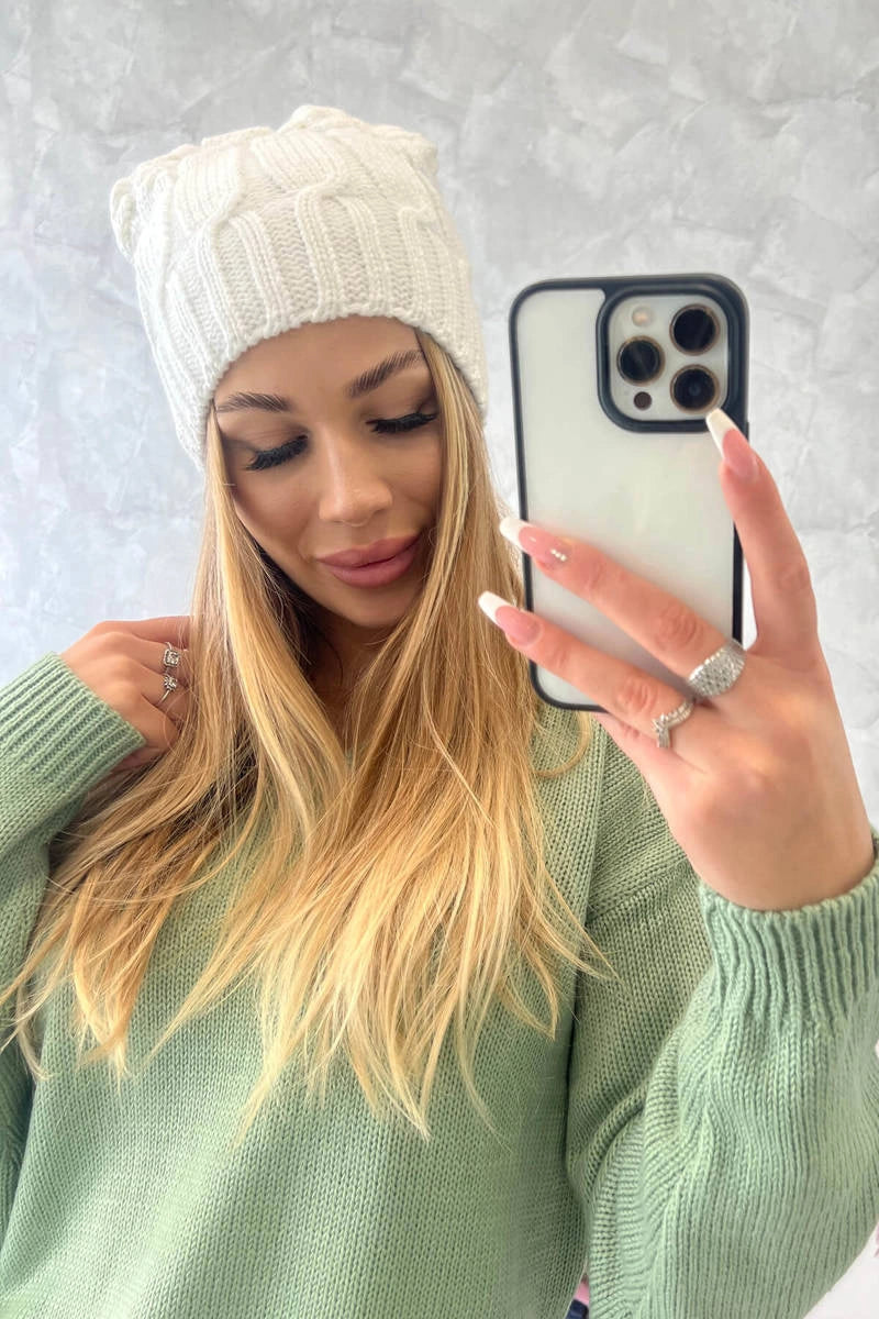 Čapica s fleece Iwona K221 biely univerzálne
