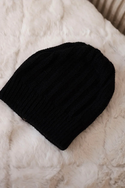 Čapica s fleece Anna K238 čierna univerzálne