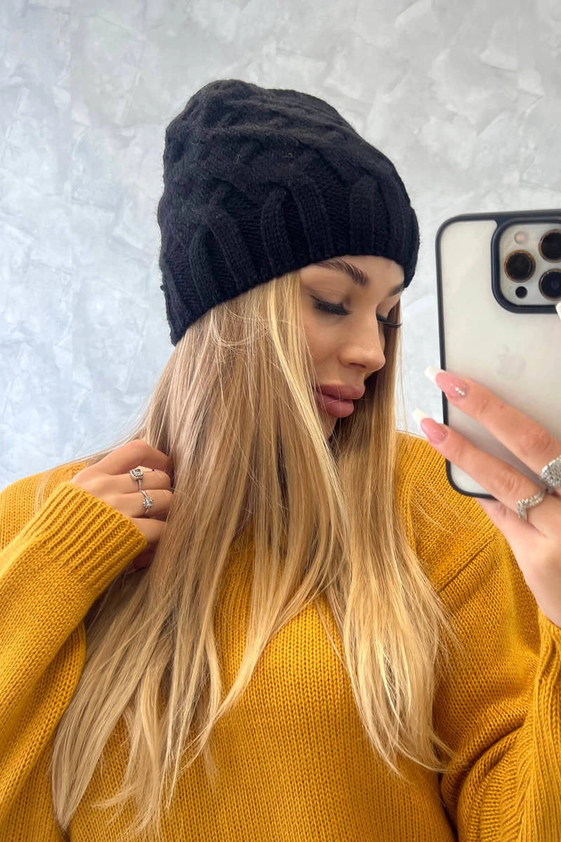 Čapica s fleece Agnieszka K239 čierna univerzálne