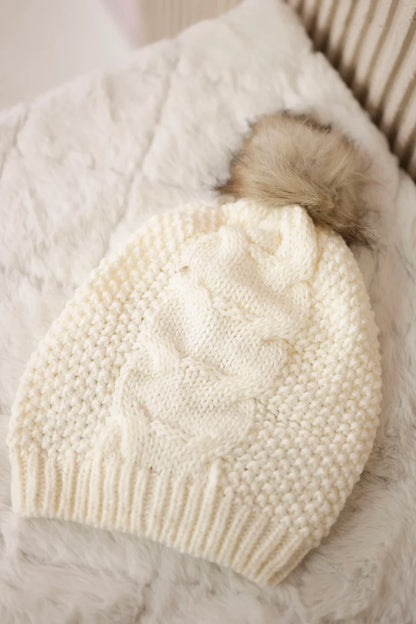 Čapica s fleece Sandra K210 ecru univerzálne