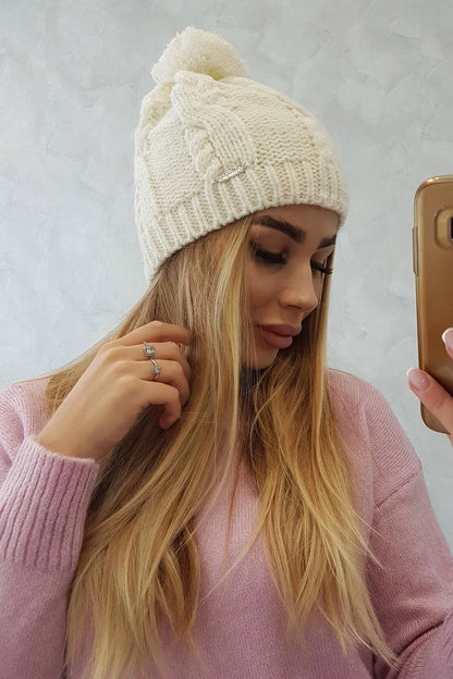 Čapica s fleece Stefania K278 ecru univerzálne