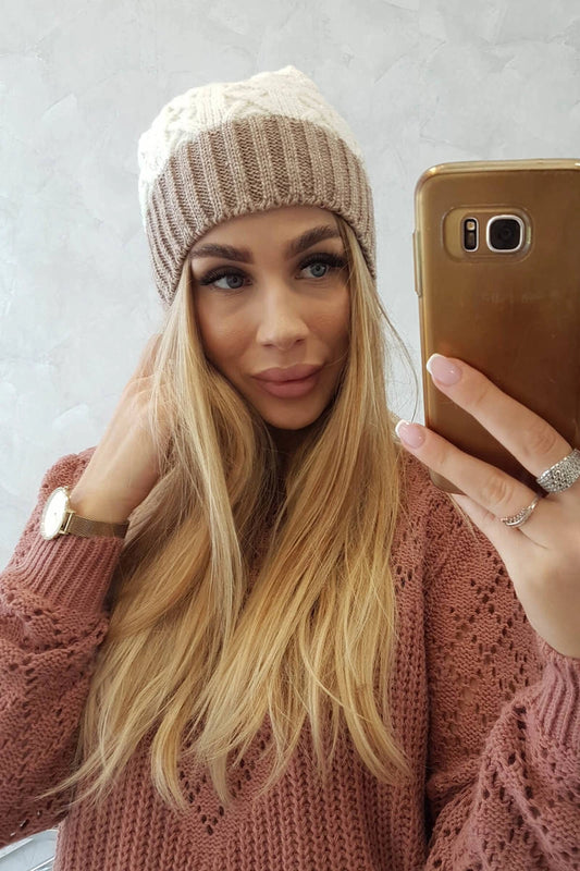 Čapica s fleece Bibiana K264 tmavo béžová + ecru univerzálne