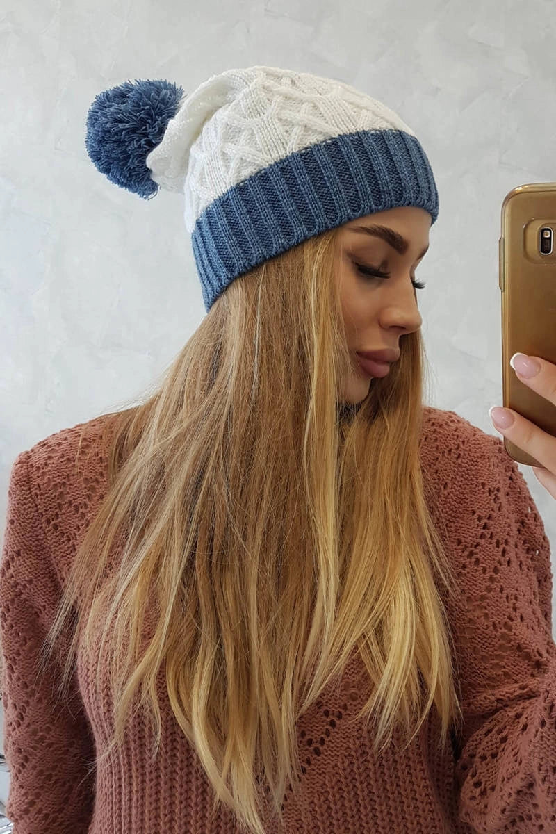Čapica s fleece Bibiana K264 džínsy + biela univerzálne