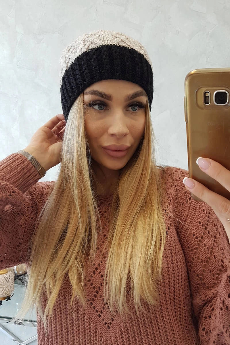 Čapica s fleece Bibiana K264 čierna + béžová univerzálne