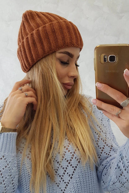 Čiapka s otočením nahor Magda K293 ťavej farby univerzálne