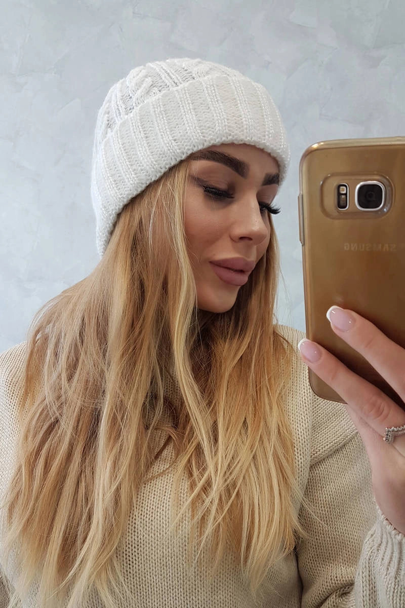 Čiapka s otočením nahor Ariana K299 ecru univerzálne