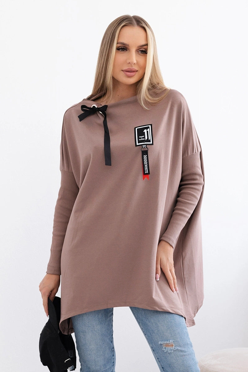 Mikina oversize s asymetrickými stranami mocca univerzálne