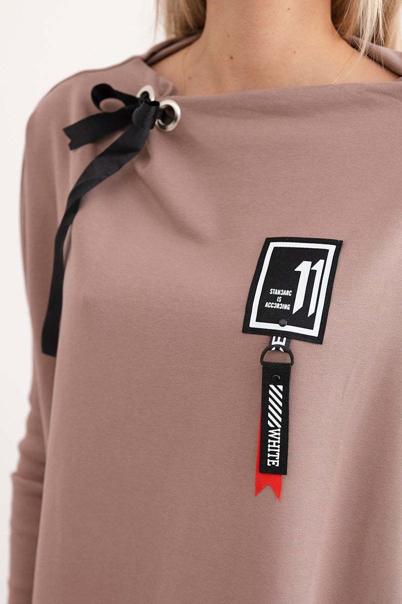 Mikina oversize s asymetrickými stranami mocca univerzálne