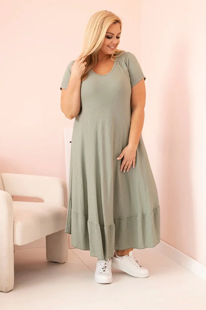 Dámske šaty plus size s krátkym rukávom a volánom z ľahkej viskózy khaki univerzálne