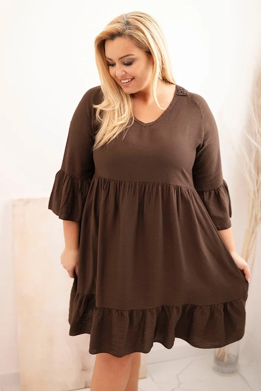Dámske viskózové šaty Plus Size s ažúrovou ozdobou hnedá univerzálne