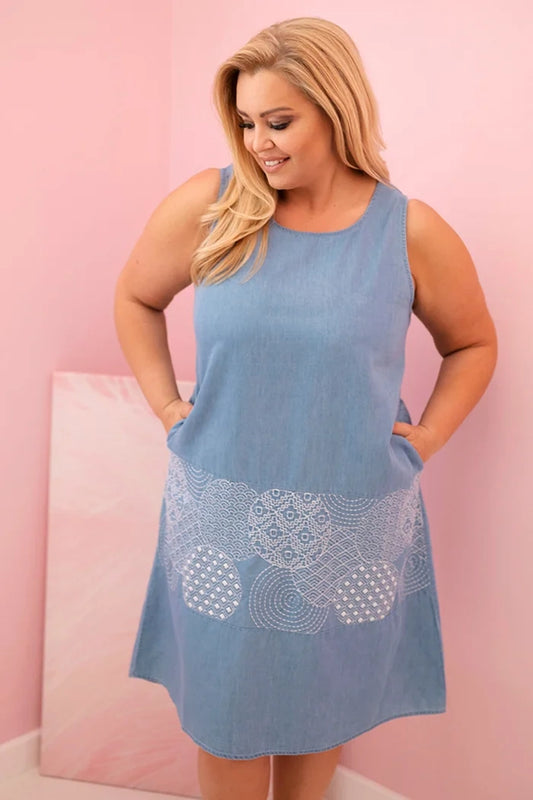 Dámske plus size šaty bez rukávov s ozdobným vzorom svetlá džínsová univerzálne