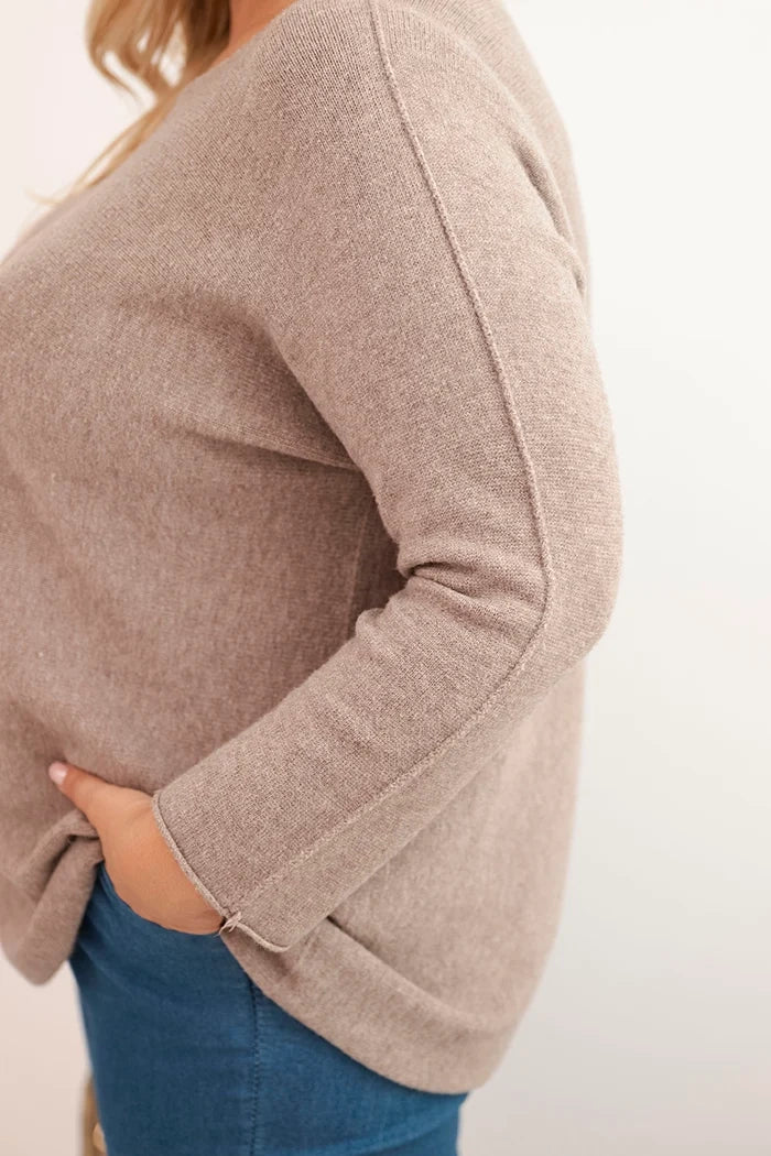 Dámsky sveter plus size s lodičkovým výstrihom fango univerzálne