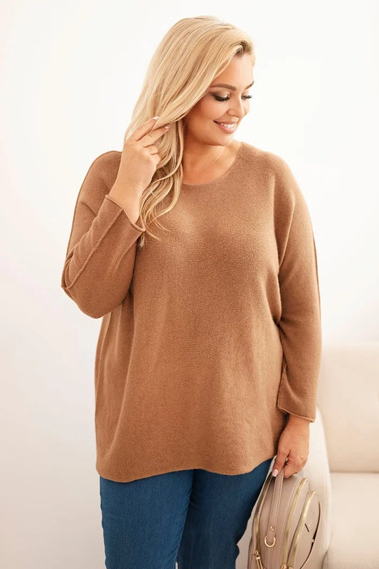 Dámsky sveter plus size s lodičkovým výstrihom camelový univerzálne